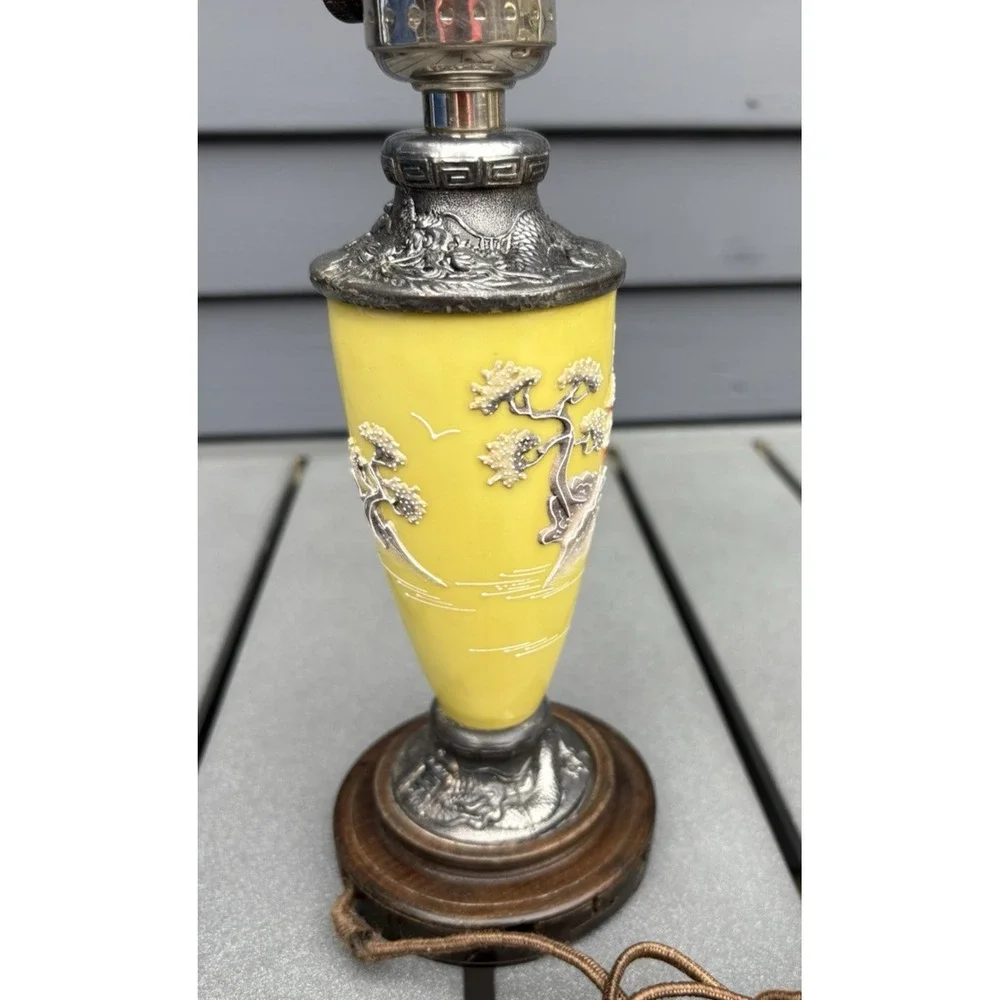 Vintage chinoiserie desk lamp yellow moriage mountain scene dragonware wood base